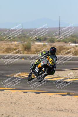 media/Oct-20-2024-CVMA (Sun) [[d4a3dff211]]/Race 3-Amateur Supersport Middleweight/